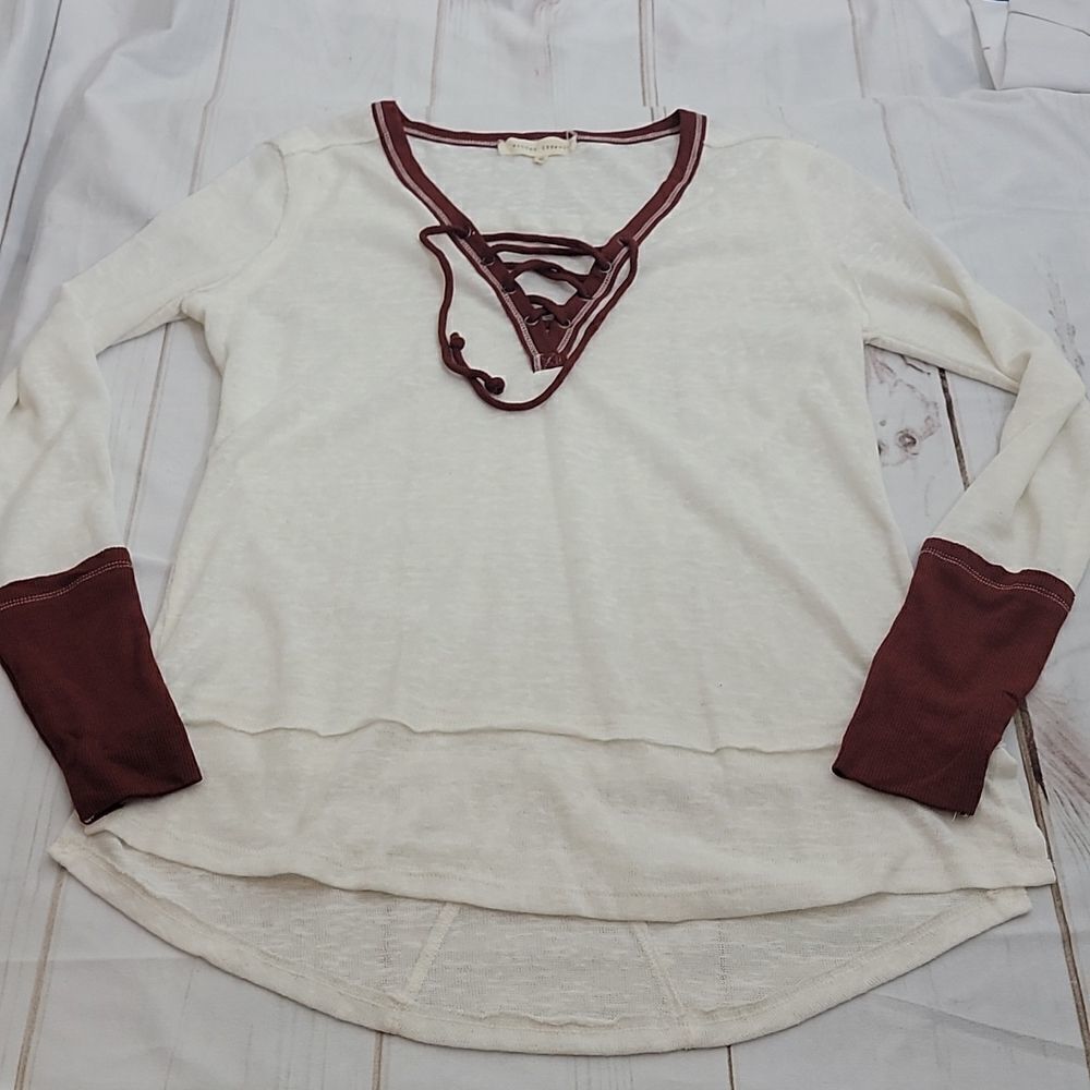 WOMENS Beautiful Rust and Cream Lace Up Long Sleeved Gilded Intent Top